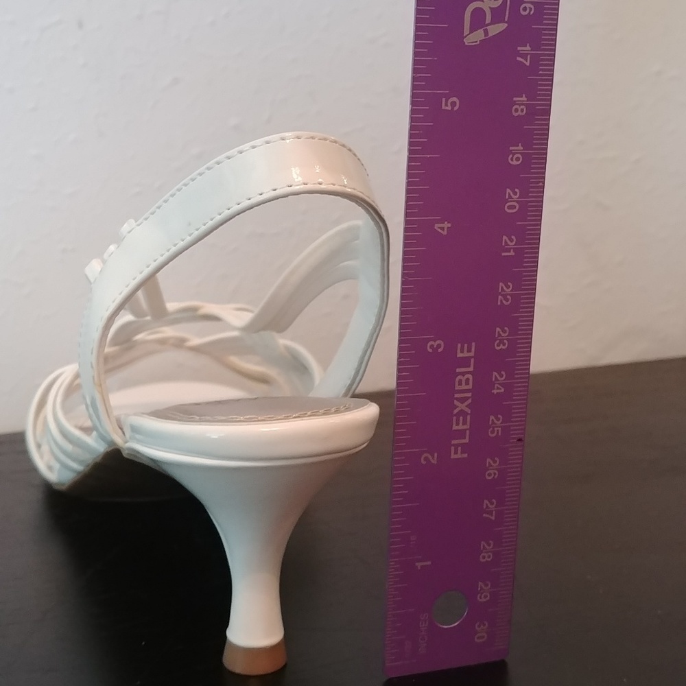 Impo 'Expose' White (low) Sandal/Heels - Picture 7 of 8